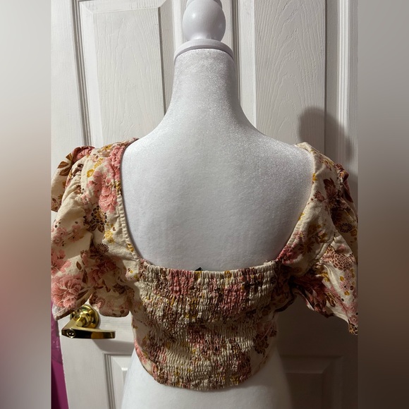 Forever 21 NWOT Floral Puff Sleeve Top - Picture 4 of 5